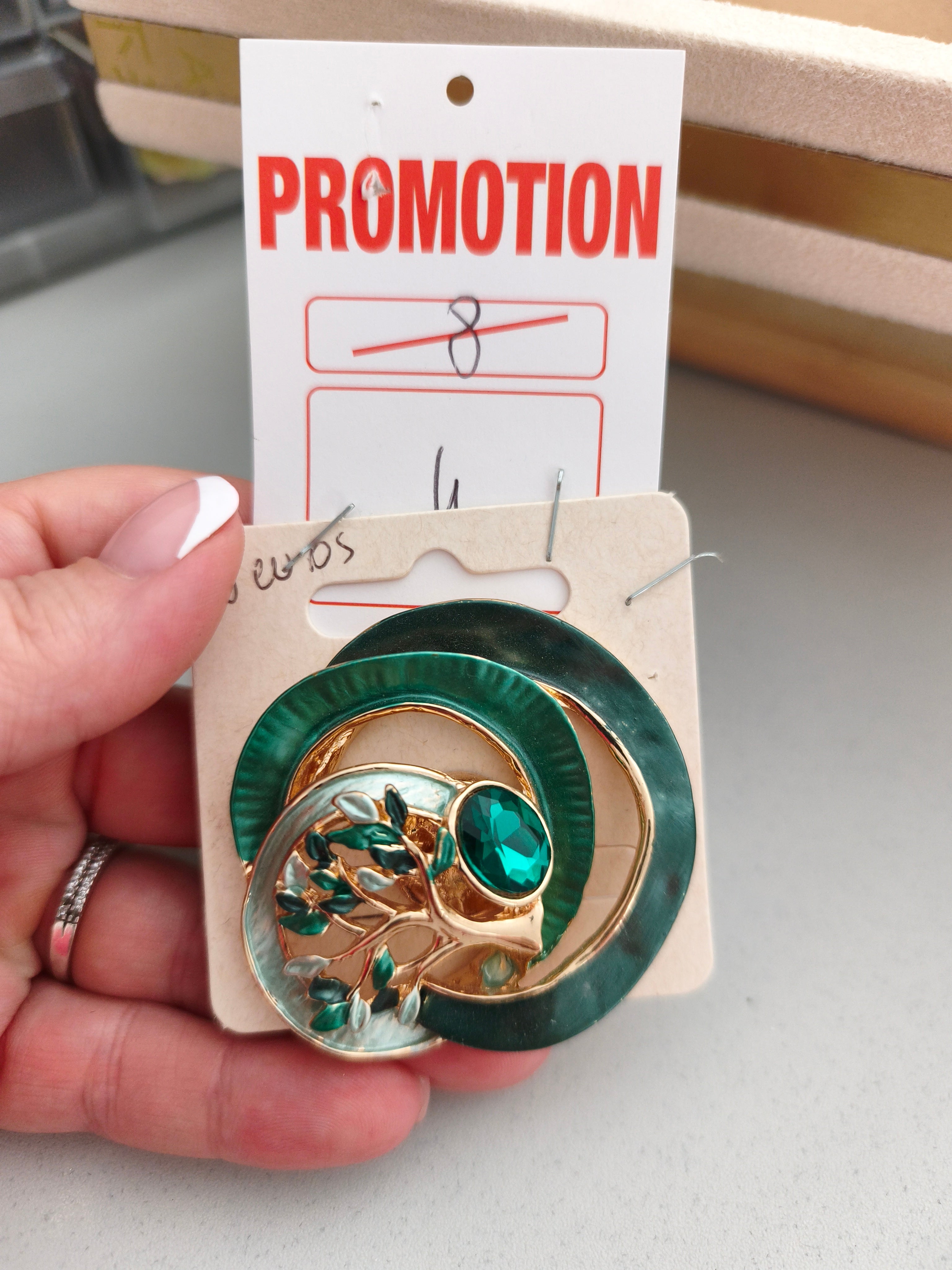 Broche aimanté