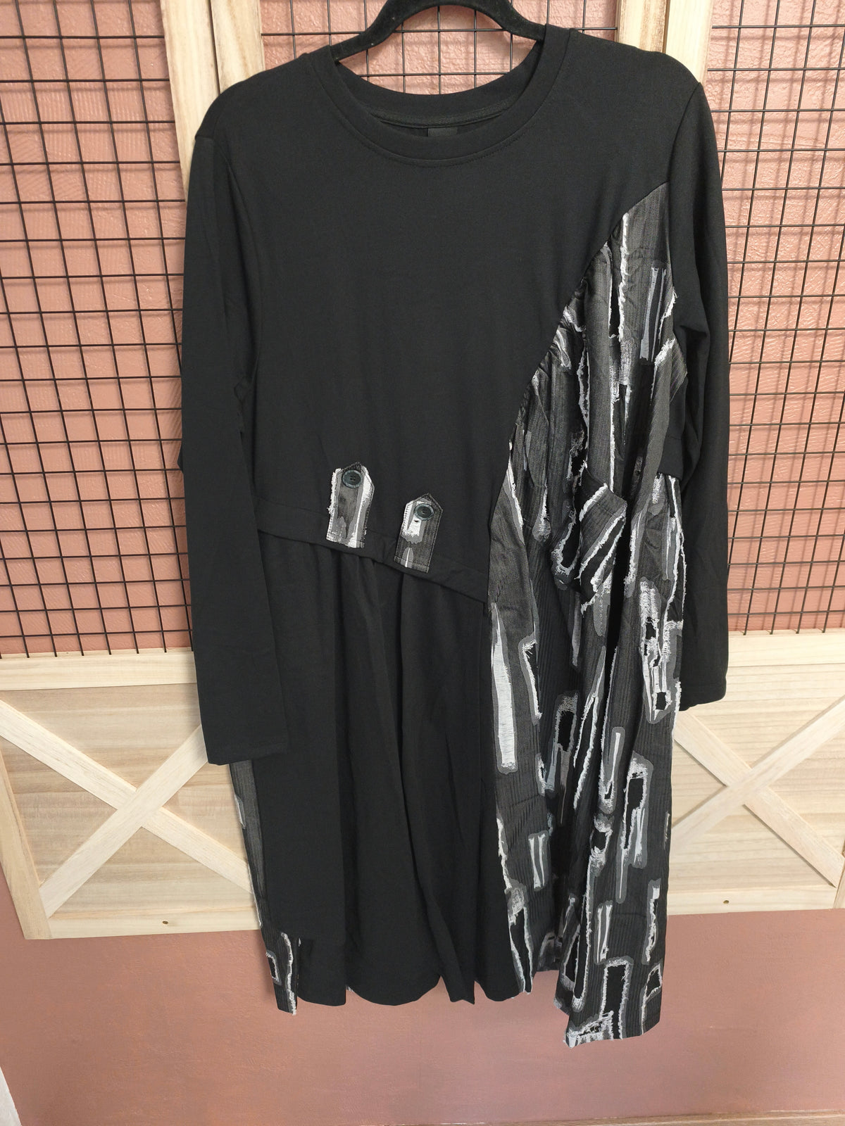 Robe " fly out"