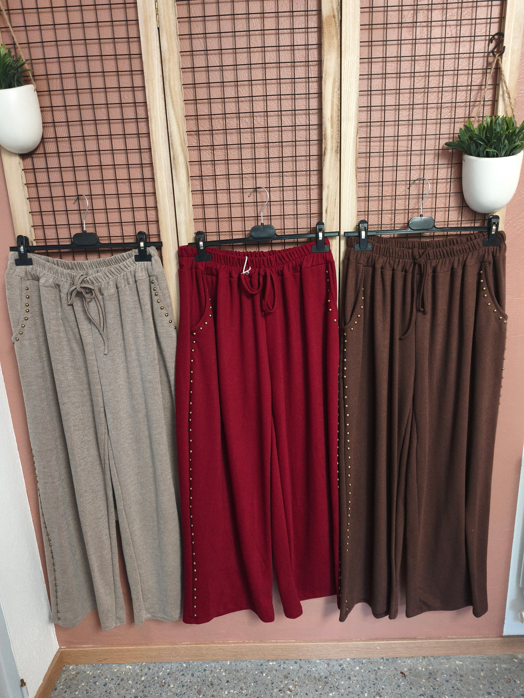 Pantalon fluide clouté