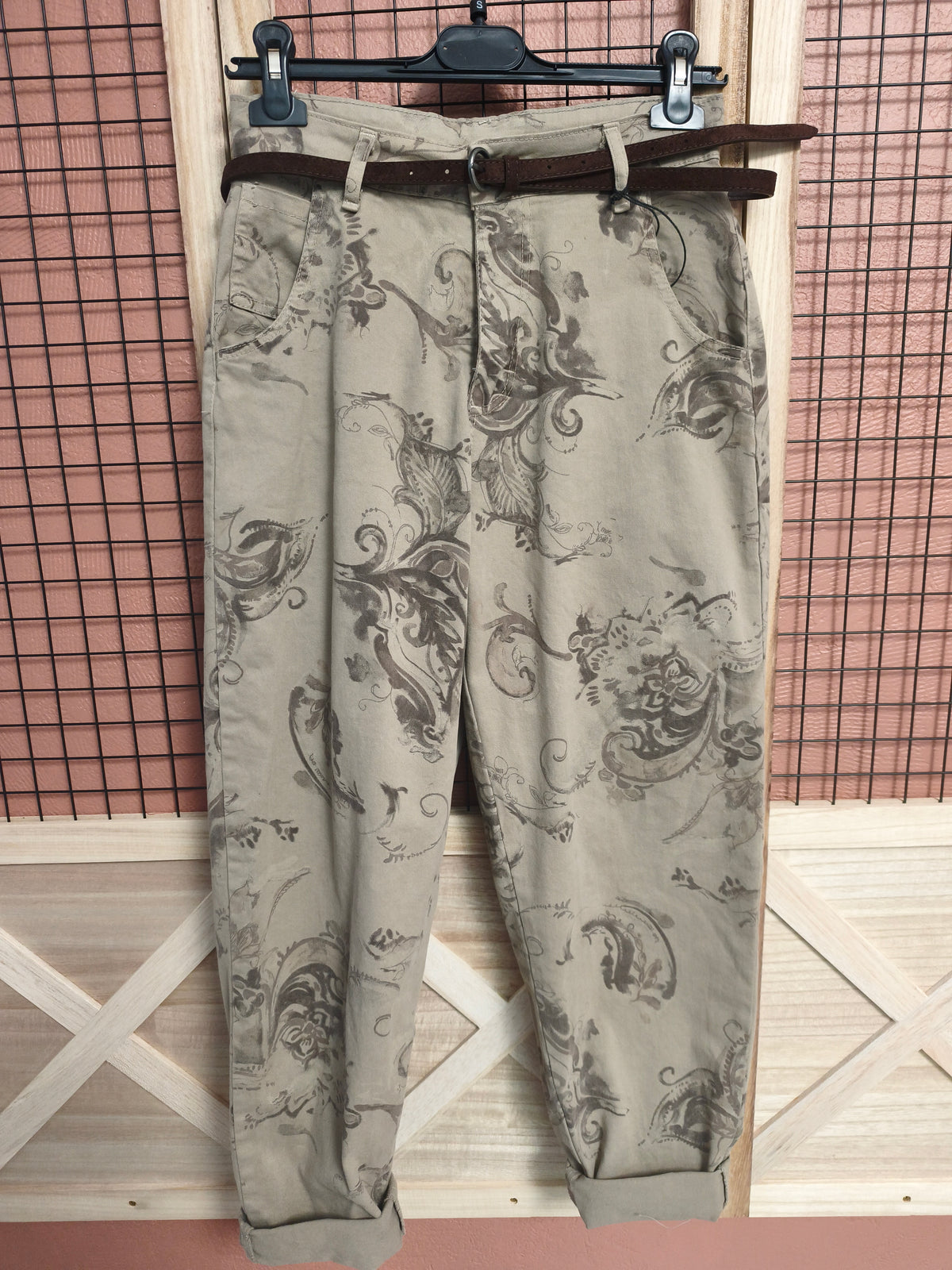 Pantalon forme cigarette