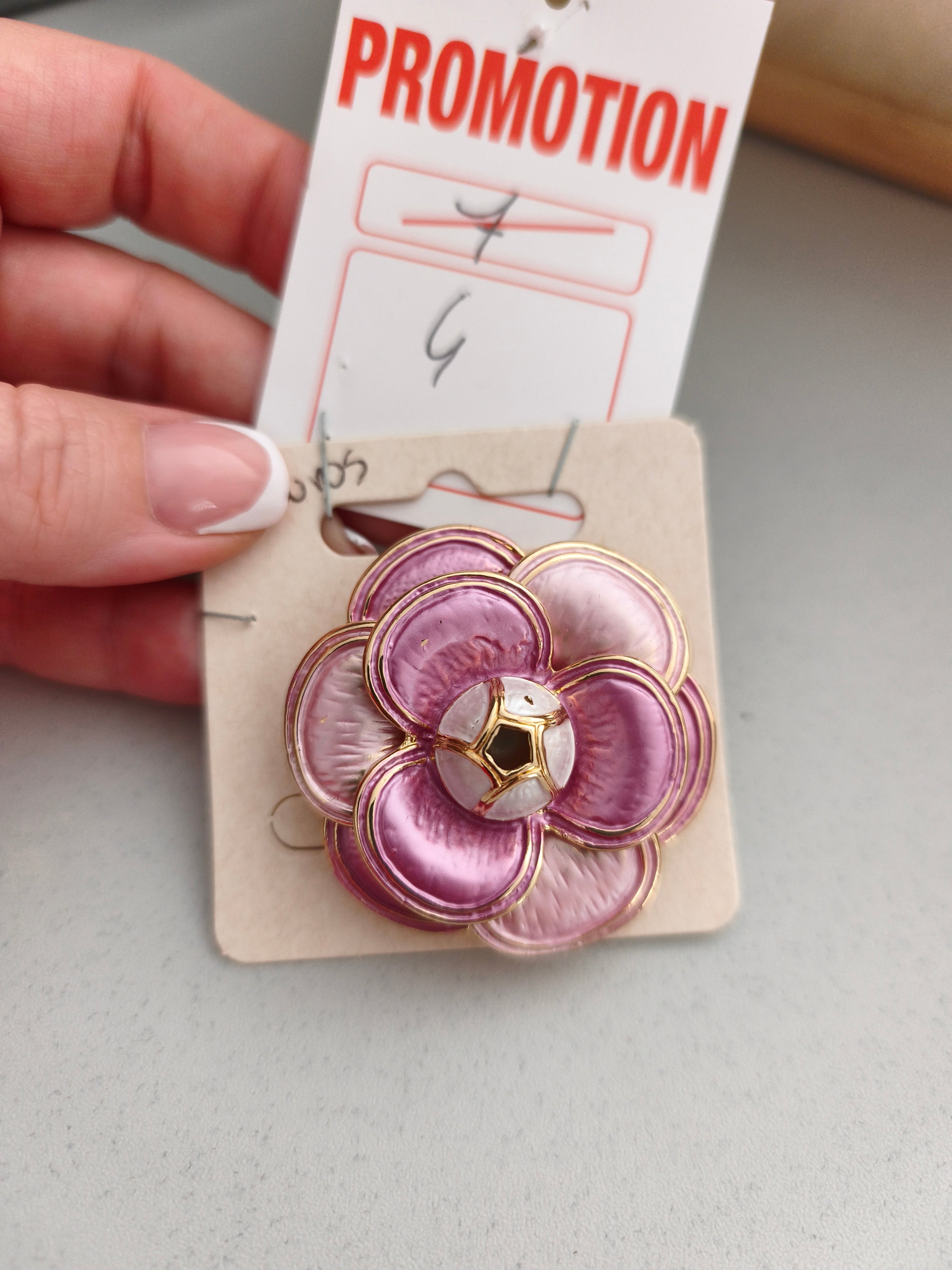 Broche aimanté