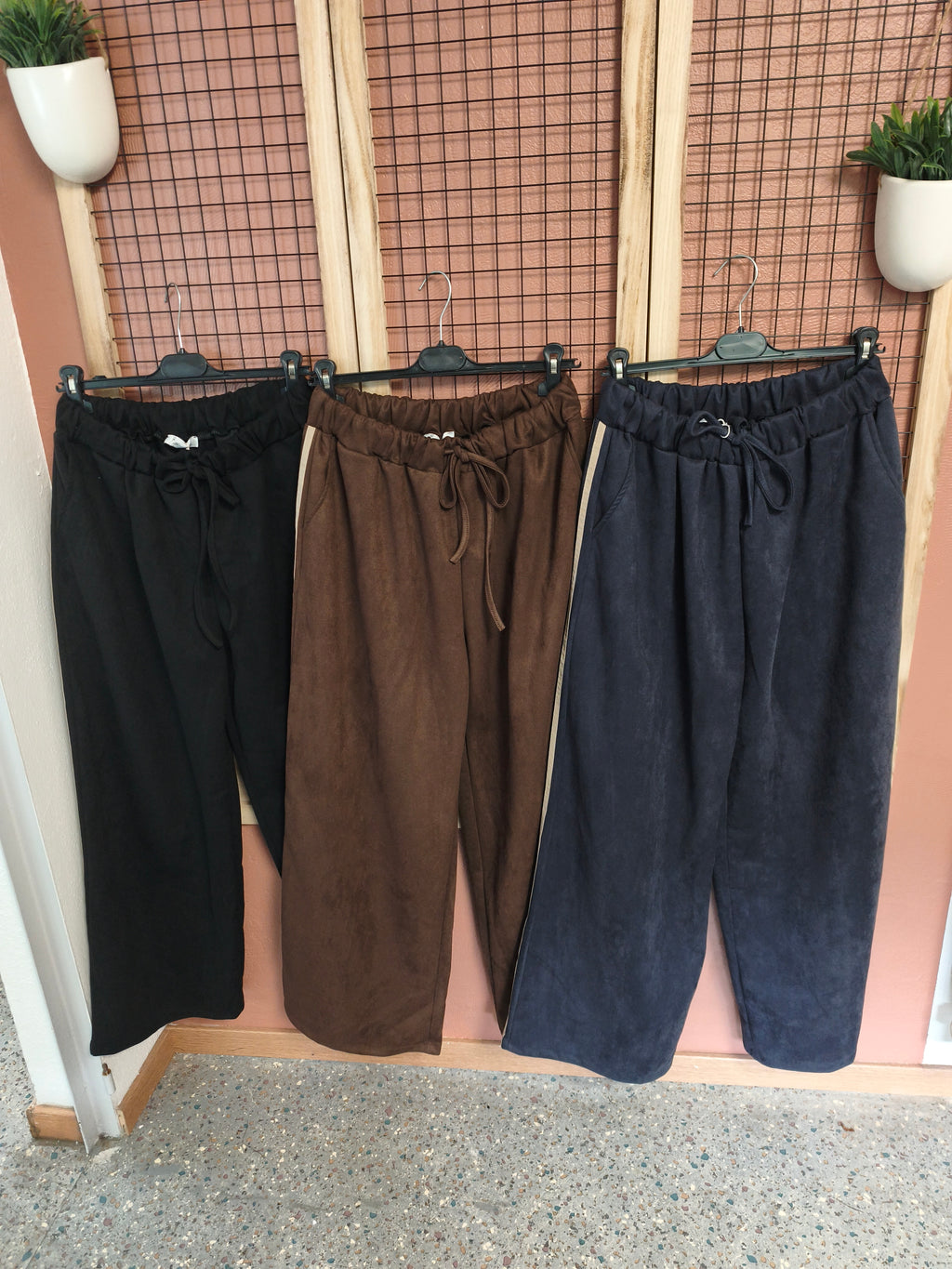 Pantalon en suedine